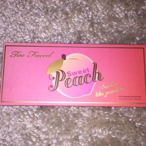 SWEET PEACH EYESHADOW PALETTE